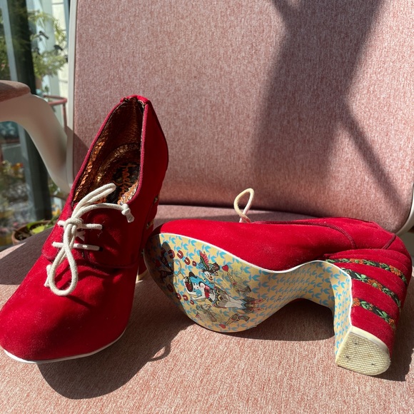 Irregular Choice cute red Velvet pumps - Picture 4 of 7